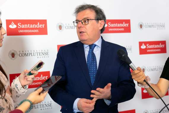 Collado: “Muchos estudiantes tienen que aumentar su dedicación laboral y eso repercute en su eficacia académica”.